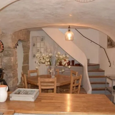 Maison D'artiste A Villa *
